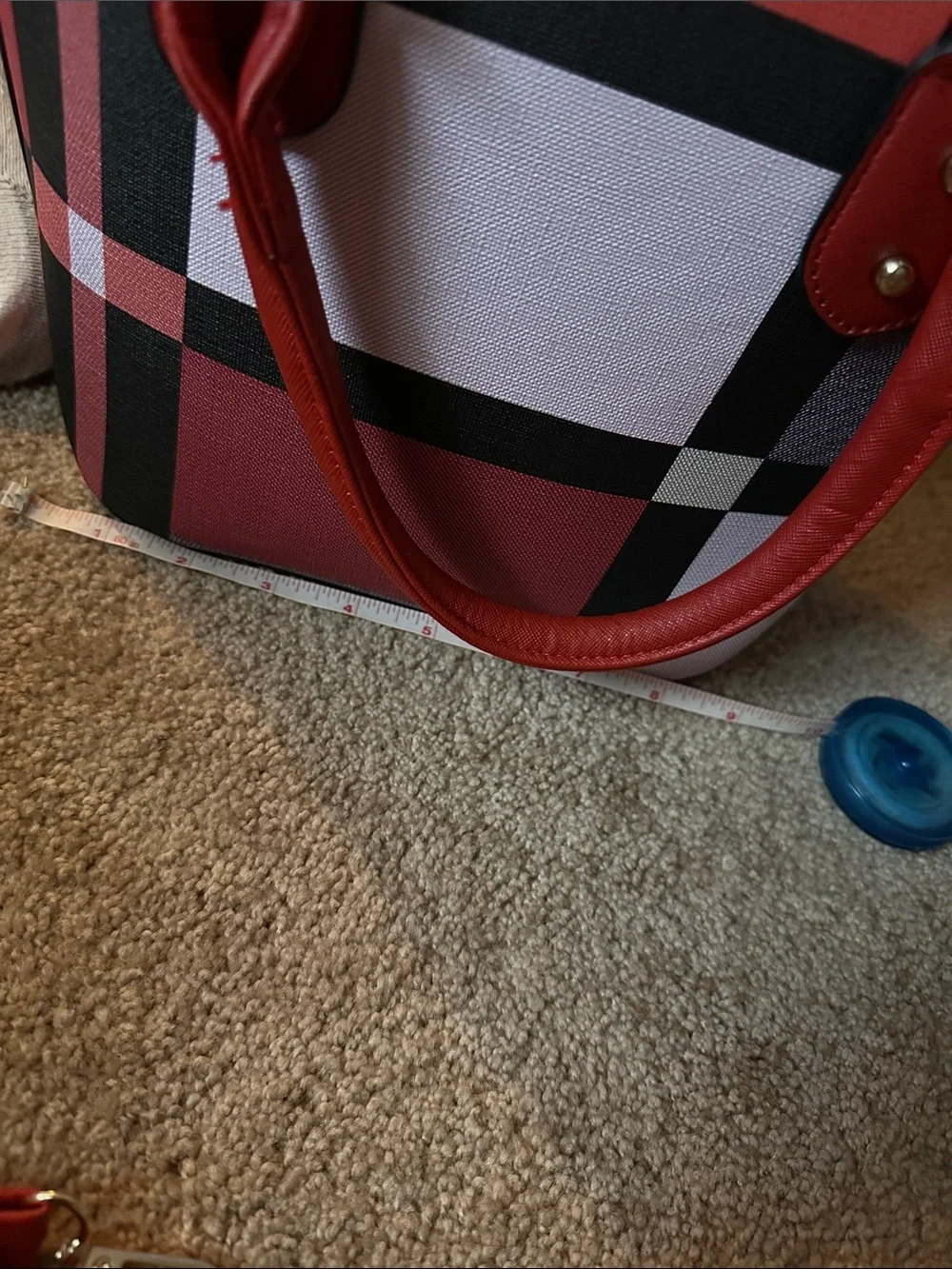 Small tote with wallet